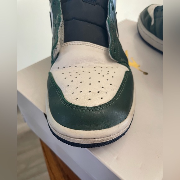 WMNS AIR JORDAN 1 MID SE - Picture 11 of 15